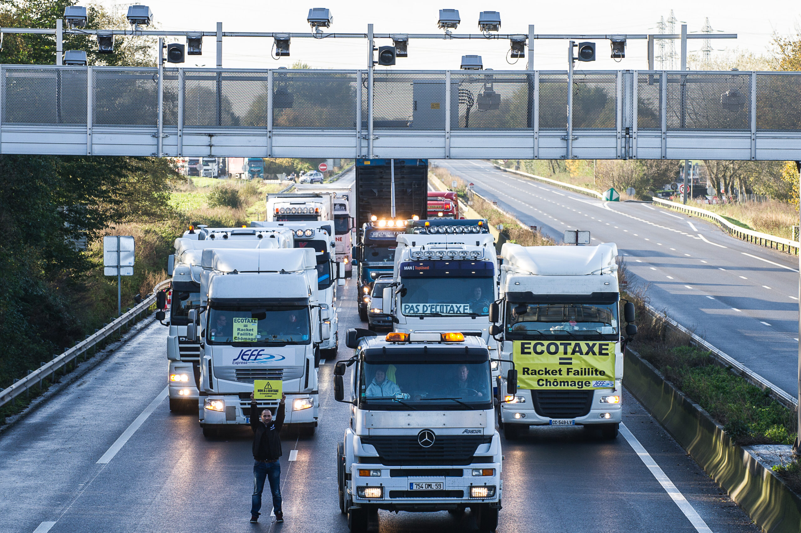 Ecotaxe : le gouvernement veut résilier son contrat avec Ecomouv&rsquo;