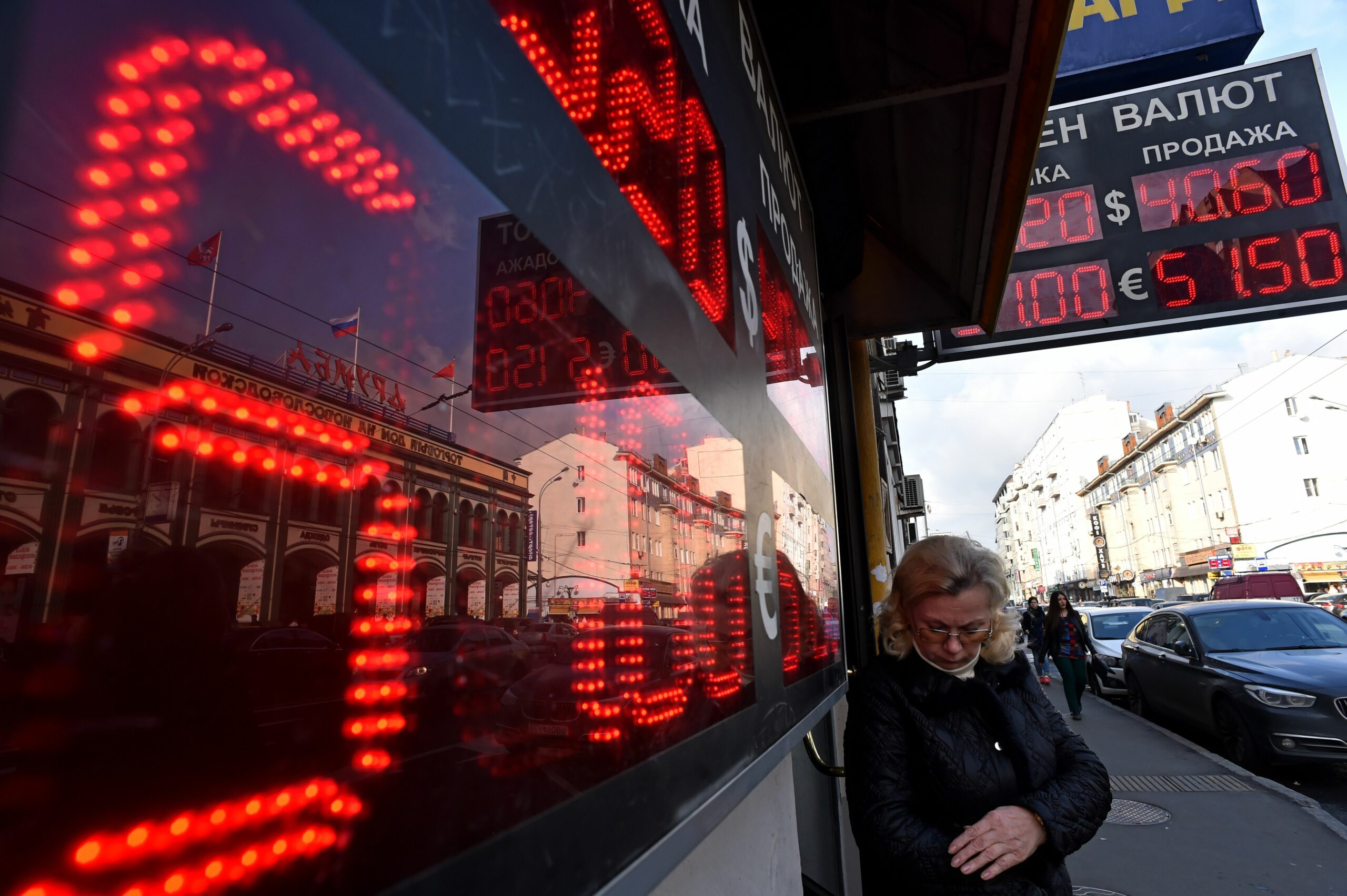 Le rouble s&rsquo;enfonce dans un gouffre