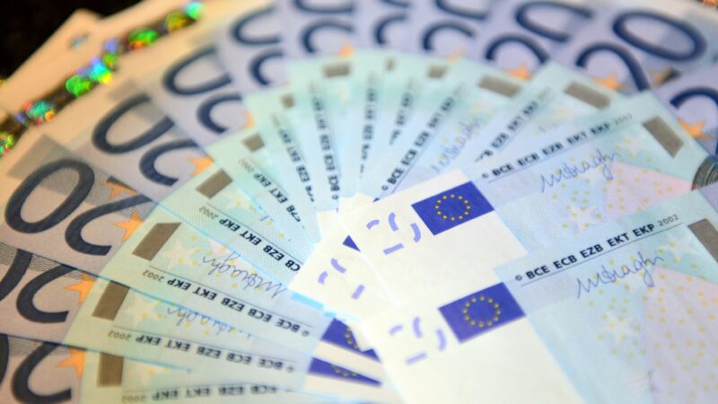 Une étude définit le « budget de référence » permettant de vivre décemment en France