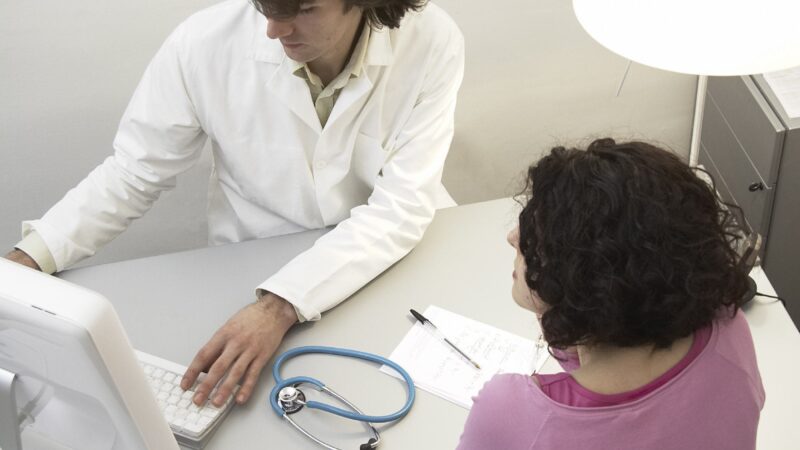 Santé : la consultation chez le généraliste passe à 25 euros