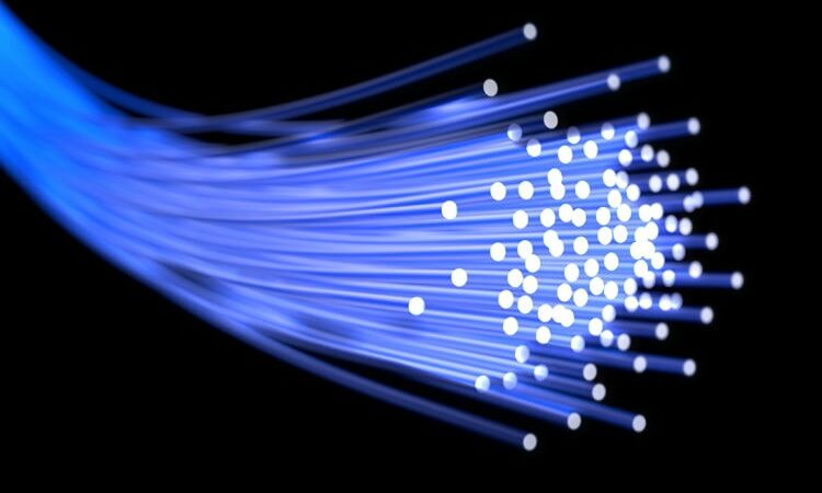 Le raccordement en fibre optique devient obligatoire dans le parc immobilier ancien