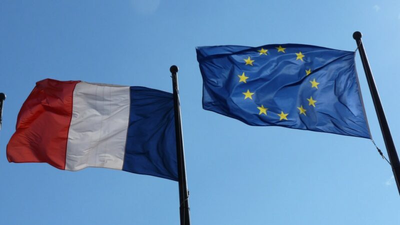 Emmanuel Macron appelé à se mobiliser contre la dette de l&rsquo;Etat