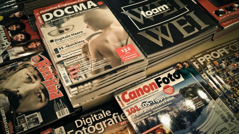 Ebdo, Presstalis, précarité : le journalisme a-t-il un avenir économique ?