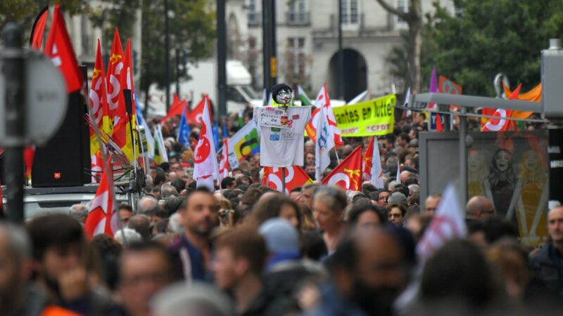 Les grèves françaises paralysent les services publics