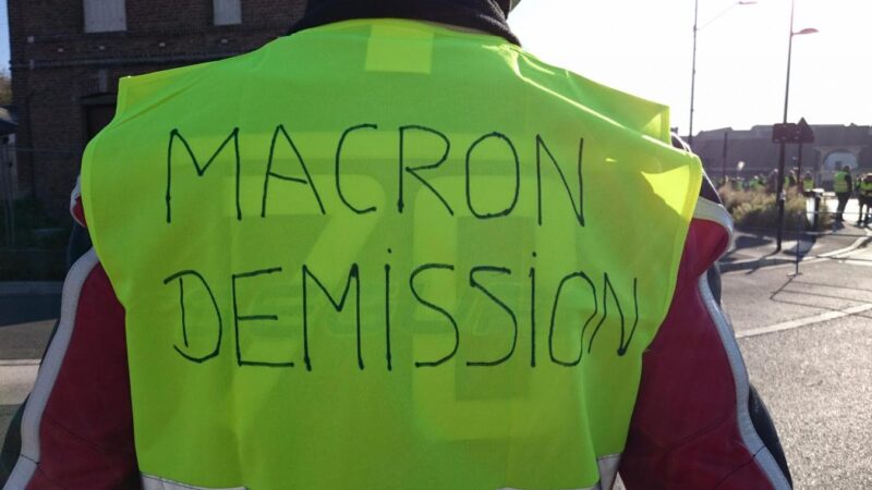 Gilets jaunes : Emmanuel Macron souhaite une « réponse claire »