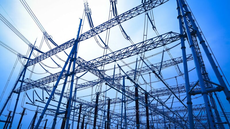 Paris fait face à un hiver encore plus froid et plus sombre que Berlin