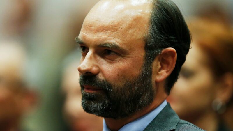 Gilets jaunes : Édouard Philippe suspend la hausse des taxes sur le carburant