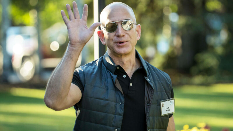 Jeff Bezos, l&rsquo;homme le plus riche de l&rsquo;histoire moderne
