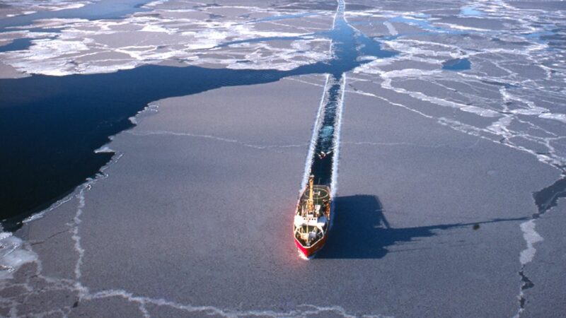 Le groupe énergétique français Total rachète à Novatek 10% du capital du projet Arctic LNG 2