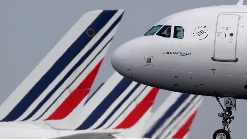 La France introduit une « éco-taxe » sur les billets d&rsquo;avion