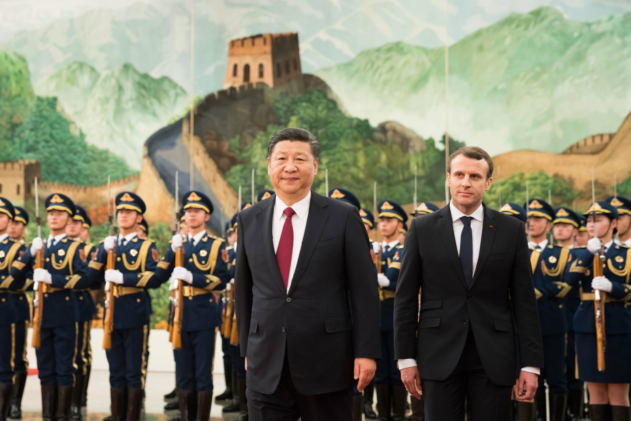 Climat, commerce : Emmanuel Macron rencontrera Xi Jinping en Chine le mois prochain