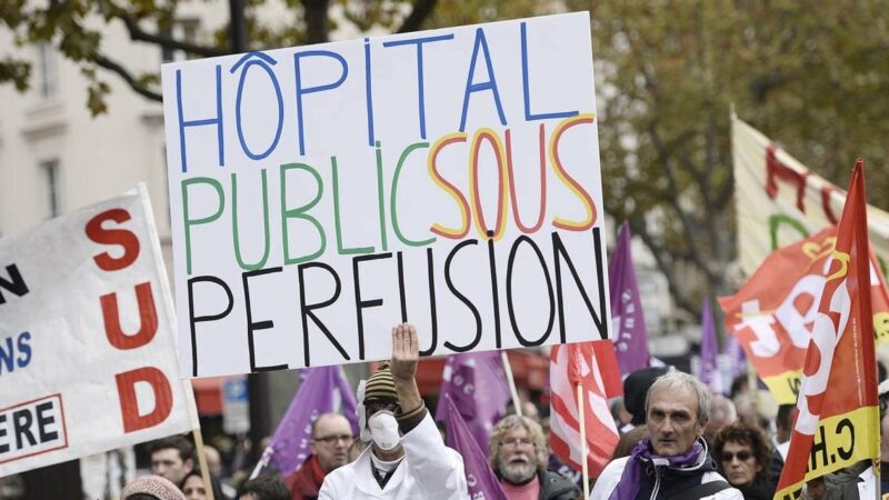 Le gouvernement promet 1,5 milliard d&rsquo;euros pour apaiser les personnels de santé en colère