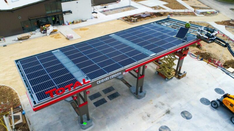Total investit 4 millions de dollars pour équiper 50% des stations-service en énergie solaire au Zimbabwe