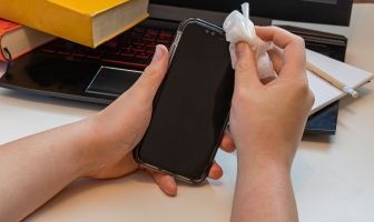 Étude SFAM : le nettoyage de son mobile, une tendance d’avenir ? sfam nettoyage mobile