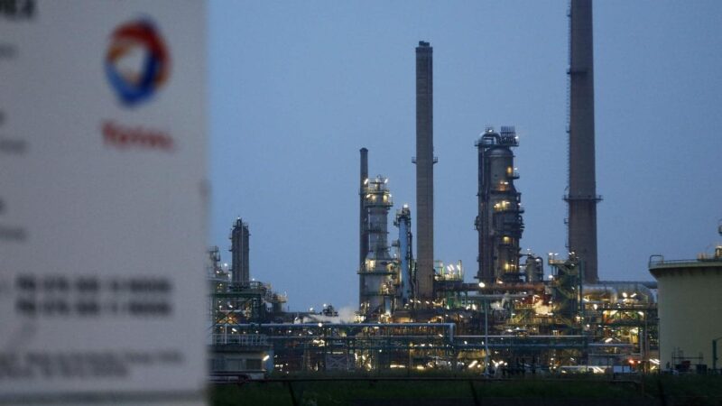 Les majors énergétiques continuent d’investir massivement dans les combustibles fossiles