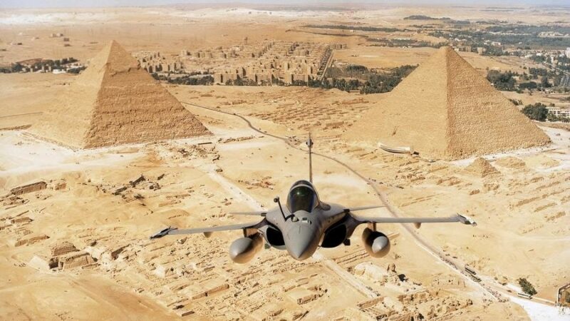 L&rsquo;Égypte va recevoir 30 avions Rafale