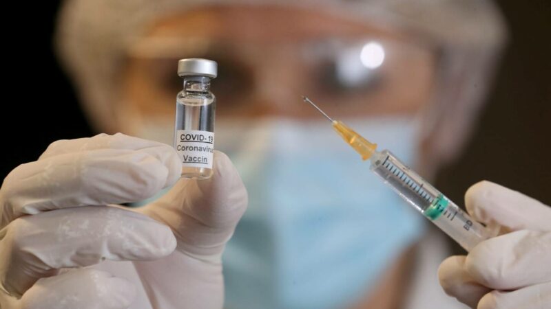 La France envisage une vaccination obligatoire pour les professionnels de santé