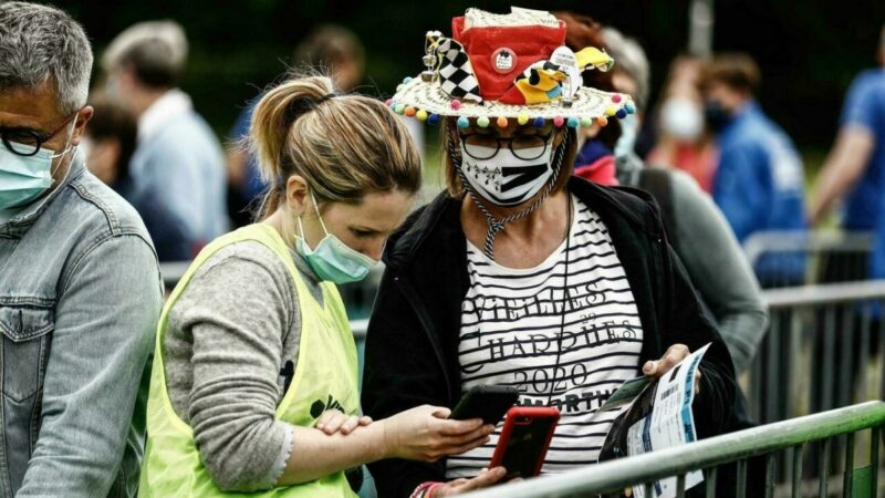 Alors que le pass sanitaire se déploie en France, confusion et doute subsistent