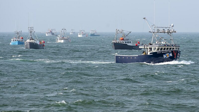 Conflit de pêche : la France menace de bloquer les ports et de ralentir les contrôles douaniers