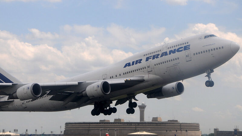 Trafic aérien et crise sanitaire : risque zéro en l&rsquo;air, vigilance sur terre