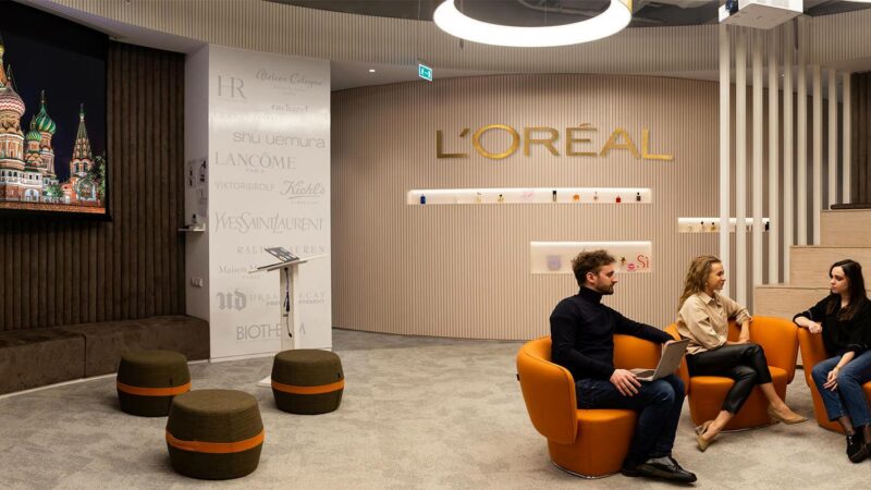 L&rsquo;Oréal ferme temporairement ses magasins en Russie et condamne la guerre