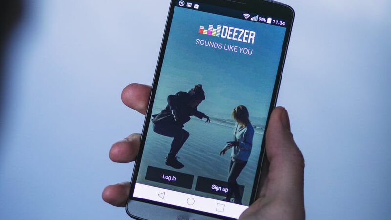 Deezer, le rival de Spotify, conclut un accord avec une société ad hoc qui le valorise à environ 1 milliard d’euros